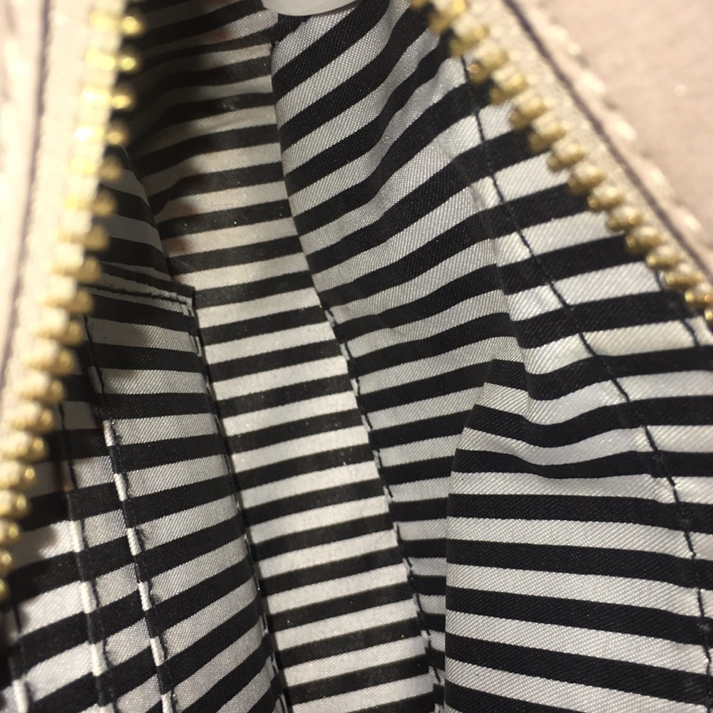 Purse - Picture 3 of 5